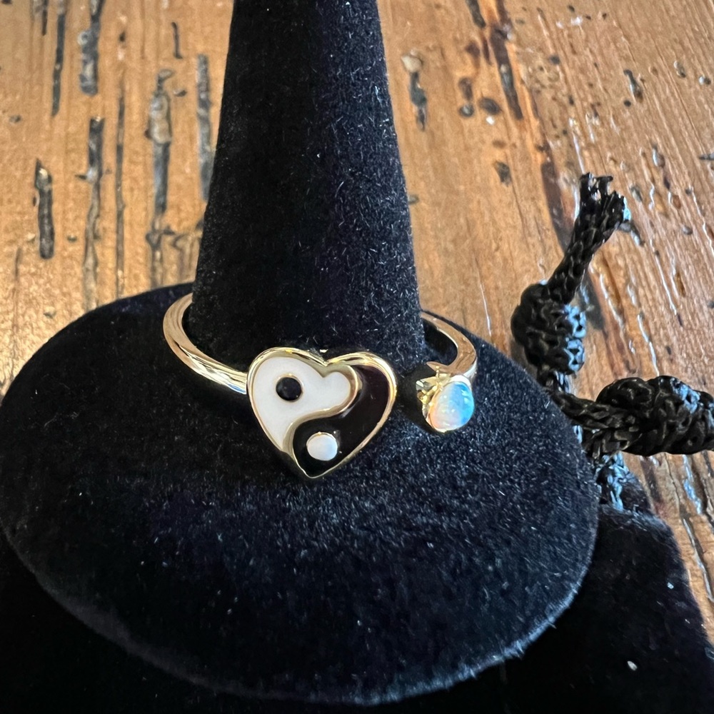 WhiteOpal and Enamel 18k over Sterling Silver.  Size 11